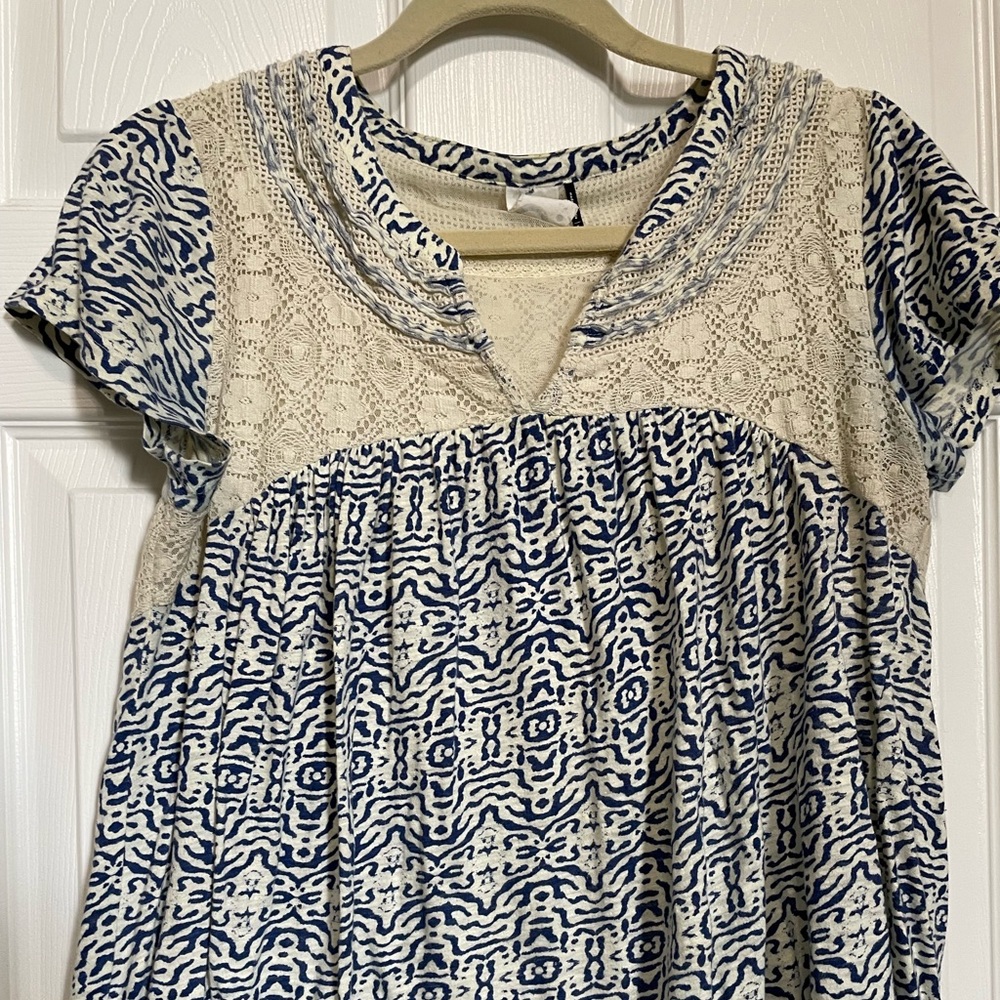 Anthropologie blouse. Loose fitting. Cute to wear w jeans
